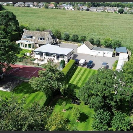 Country Retreat With Grounds & Leisure Facilities Villa Brighouse Exterior photo