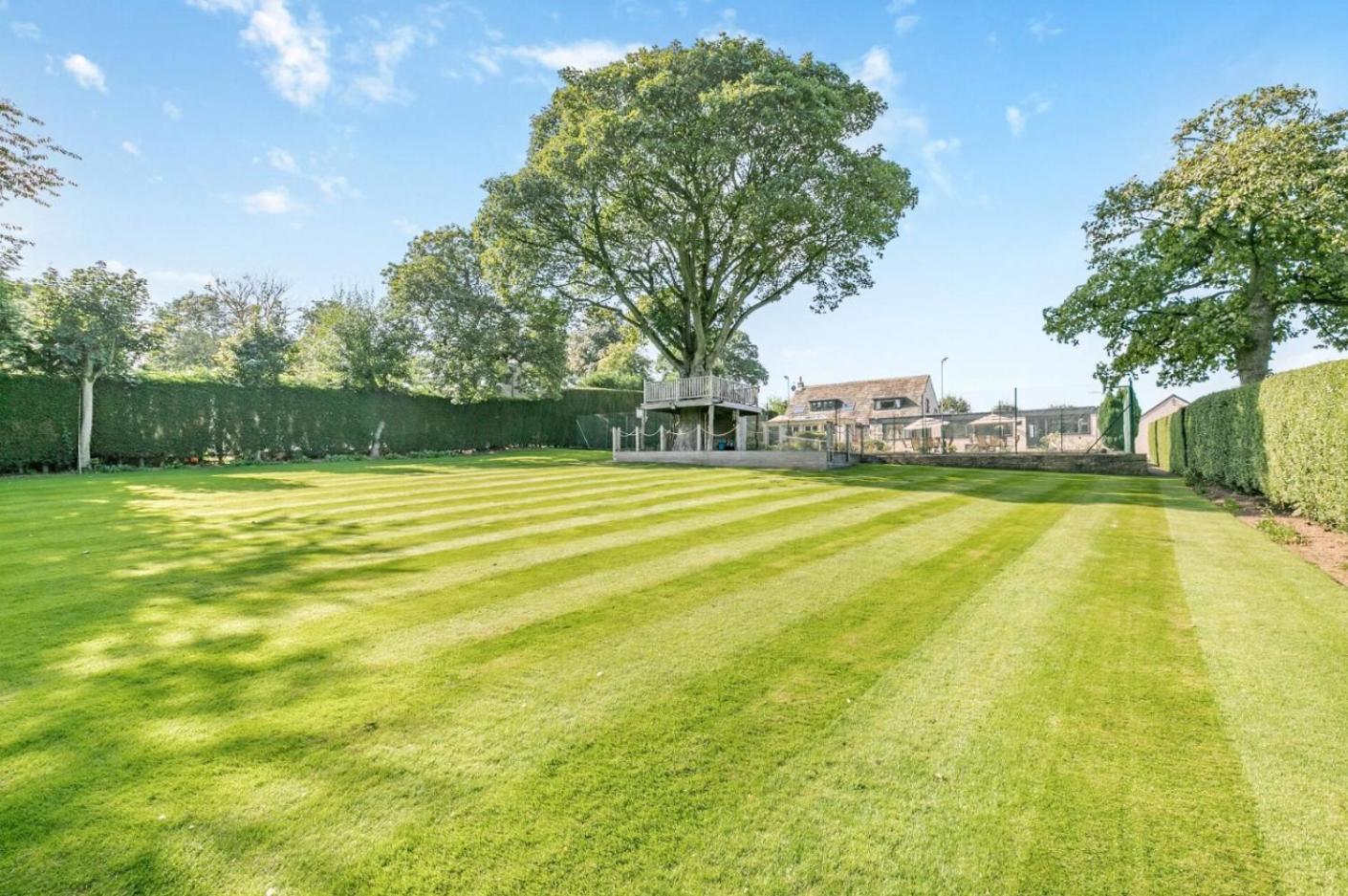 Country Retreat With Grounds & Leisure Facilities Villa Brighouse Exterior photo